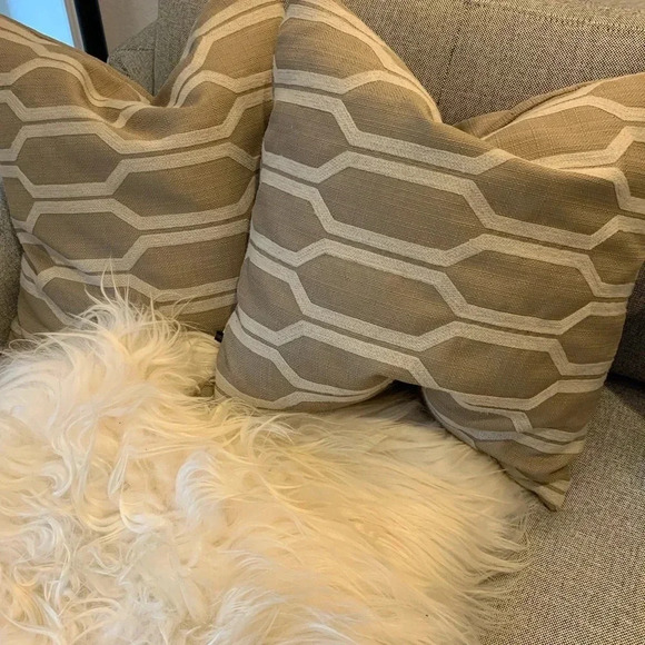 RODEO HOME EUC Set of 2 Geometric Pillows 20 x 20 - Picture 1 of 4